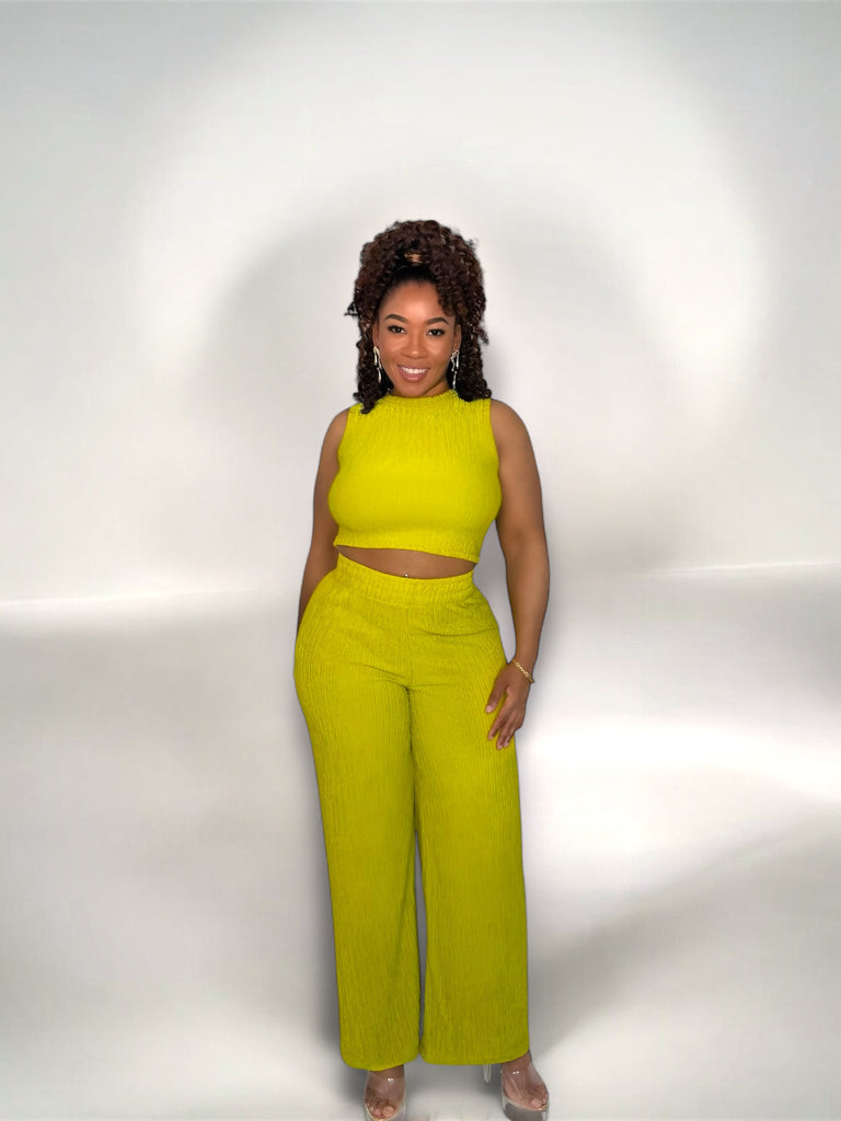 Crop Top Set
textured pant set
matching set
green matching set
sexy set
women's boutique