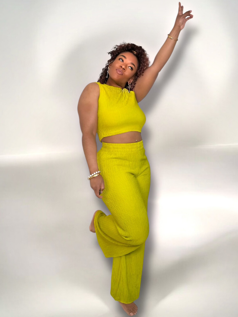 Crop Top Set
textured pant set
matching set
green matching set
sexy set
women's boutique