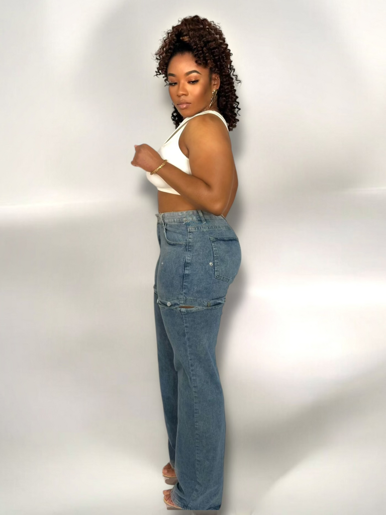  innovative convertible jeans

 versatile jeans 

 premium denim fabric

  jeans that convert to shorts  

 full-length pants 

 stylish shorts 

  casual weekends

 outdoor adventures, 

  convertible denim jeans 

 comfort, convertible pants 

functionality

 fashion. 

 cargo-style pants 

  True to size

 size up for a cargo pant style
womens'boutique