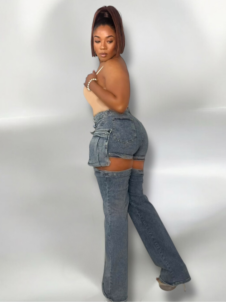  innovative convertible jeans

 versatile jeans 

 premium denim fabric

  jeans that convert to shorts  

 full-length pants 

 stylish shorts 

  casual weekends

 outdoor adventures, 

  convertible denim jeans 

 comfort, convertible pants 

functionality

 fashion. 

 cargo-style pants 

  True to size

 size up for a cargo pant style
womens'boutique